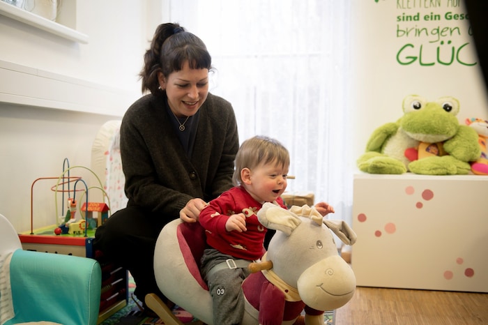 Spaß und Freude in vier Wänden, die Geboirgenheit beiten.