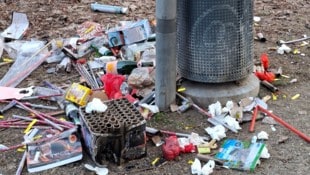 Ein „Müll-Chaos“ hinterließen Unbekannte am Kreuzbergl in Klagenfurt.