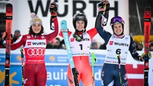 Julia Scheib, Camille Rast und Paula Moltzan (von li. nach re.)