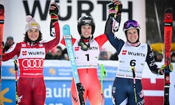 Julia Scheib, Camille Rast und Paula Moltzan (von li. nach re.)