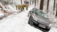 Der Wagen war von der Straße abgerutscht.