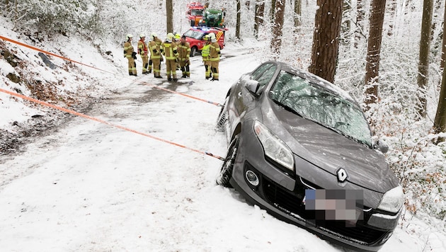 Der Wagen war von der Straße abgerutscht.