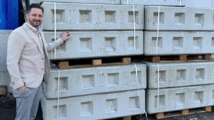 Mit „Legosteinen“ aus Beton will Bürgermeister Gang eine Siedlung auf rund 1,2 Kilometern Länge ...