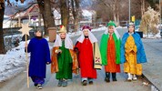 Jakob, Anja, Hannah, Simon und Elena zogen am Freitag in Lobmingtal von Tür zu Tür.