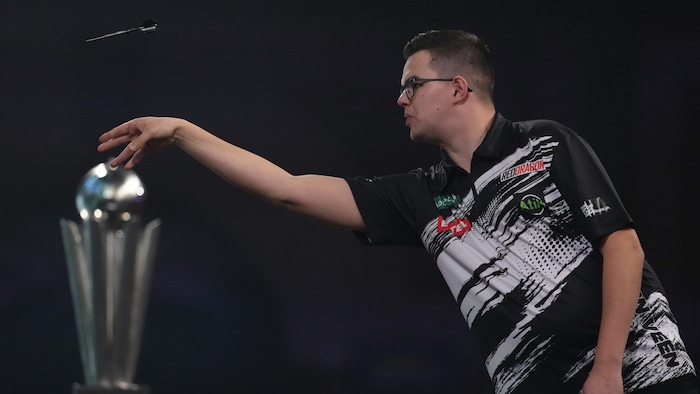 Gian van Veen had no chance.