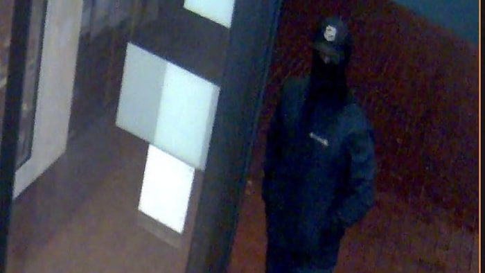 Die Täter trugen schwarze Sturmhauben.