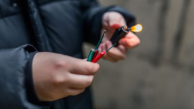 Der Zehnjährige erlitt schwere Handverletzungen durch die Explosion (Symbolbild).