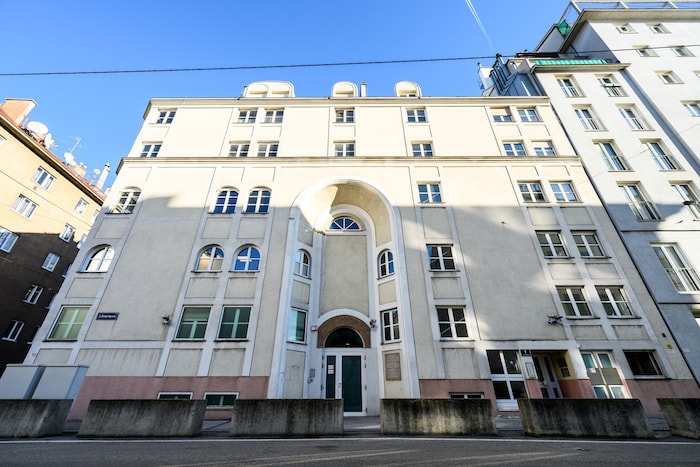 Der vermeintliche Sprengkörper wurde in einer Tasche gegenüber der Synagoge abgestellt.