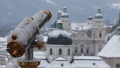 Aufgrund der Kälte dürfte der Schnee in der Mozartstadt noch einige Zeit liegen bleiben.