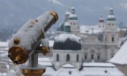 Aufgrund der Kälte dürfte der Schnee in der Mozartstadt noch einige Zeit liegen bleiben.