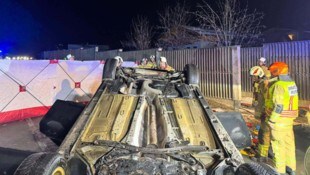 Feuerwehr und Rettung waren mit einem Großaufgebot bei dem Unfall im Einsatz.