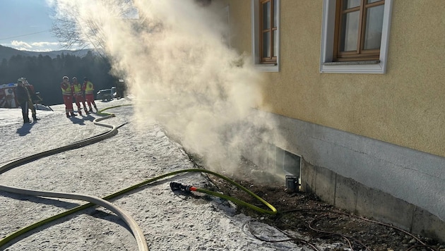 57 Floriani waren bei dem Kellerbrand im Einsatz.
