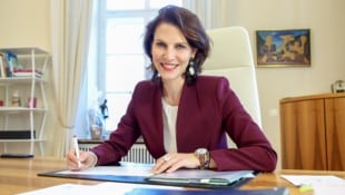 Die Landesregierung um Edtstadler hat ein Entlastungspaket für die Gemeinden auf den Weg ...