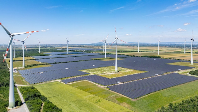 Die rot-grüne Landesregierung setzt mit voller Kraft auf Wind- und Sonnenenergie.