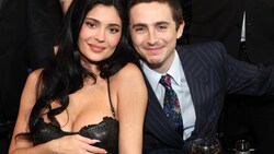 Timothée Chalamet machte seiner Freundin Kylie Jenner bei den Critics Choice Awards eine ...