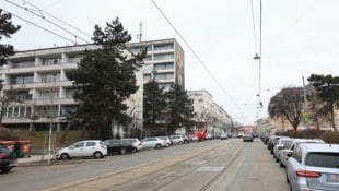 Zu dem brutalen Raubüberfall war es gegen 13 Uhr in der Sandleitengasse gekommen. 