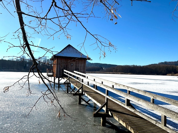 Der Hörzendorfer See ist noch nicht zum Eislaufen freigegeben.
