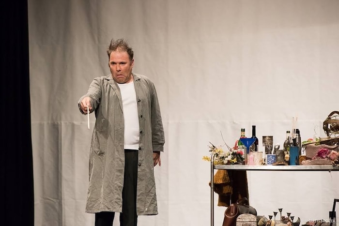 Der Requisiteur gehört seit Jahren zu Wesselys Repertoire.