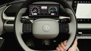 Der Golf I ist dem ID. Polo ins Cockpit geschrieben.