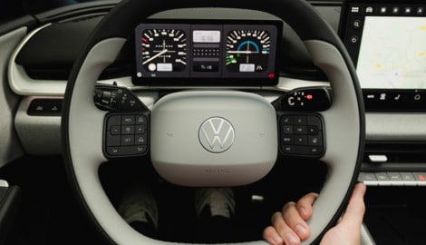 Der Golf I ist dem ID. Polo ins Cockpit geschrieben.