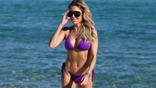 Sylvie Meis rutschte in Miami ins neue Jahr und sorgte am Strand für jede Menge Aufsehen.