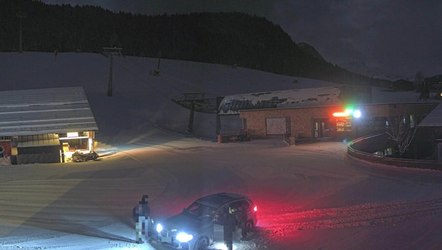 Ein aufgetauchtes Foto zeigt das mutmaßliche Fluchtfahrzeug.