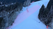 Der rote Bereich zeigt die Bahn, die das Schneebrett aus Kunstschnee auf der Streif genommen ...