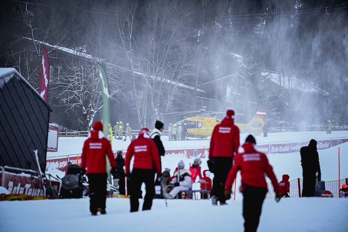 Rettungseinsatz nach der Lawine auf der Streif