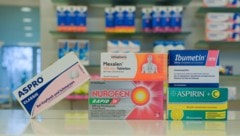 Der Großteil der Patienten sucht zuerst den Weg in die Apotheke und deckt sich mit ...