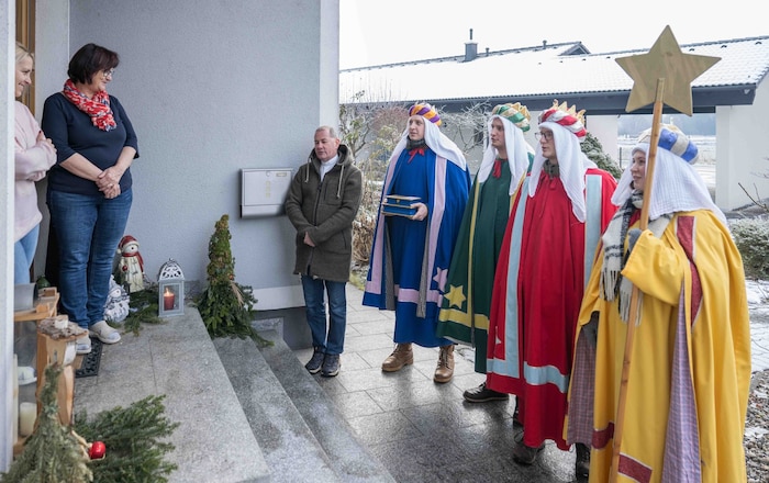 Pfarrer Josef Windisch bei Familie Prinz in Fernitz