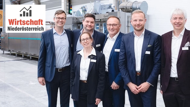 Das Team der Firma Bühler Wafer Solutions in Leobendorf.