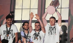 Martin Hinteregger feierte mit Eintracht Frankfurt 2022 den Europa-League-Sieg.