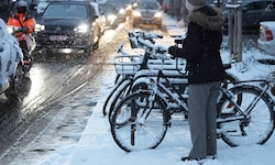 Winter-Schock für Paris: Der Verkehr ist kollabiert, Flüge wurden gestrichen.