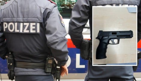 Einer der Jugendlichen hatte unter seinem T-Shirt eine Luftdruckpistole versteckt.