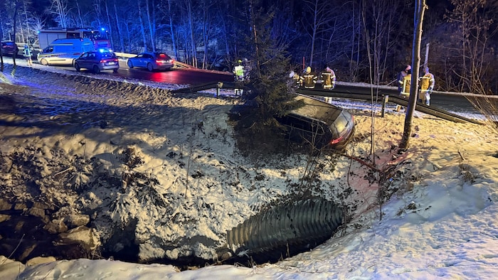 Zwei deutsche Brüder kamen bei dem Unfall ohne schwere Verletzungen davon.