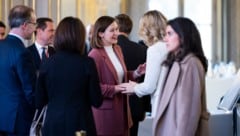 Ministerin Plakolm beim Austausch mit dem fanzösischen Staatssekretär für EU-Angelegenheiten ...