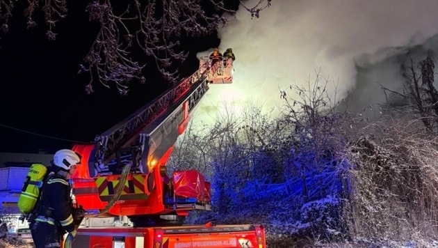 Großeinsatz in der Nacht zum Mittwoch in Klagenfurt-Annabichl mit tragischem Ausgang.