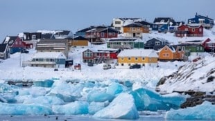 Um Grönland und seine beschauliche Hauptstadt Nuuk ist ein heißer Streit entbrannt.