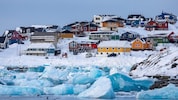 Um Grönland und seine beschauliche Hauptstadt Nuuk ist ein heißer Streit entbrannt.