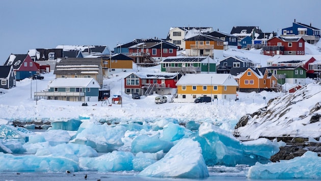 Um Grönland und seine beschauliche Hauptstadt Nuuk ist ein heißer Streit entbrannt.