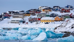 Um Grönland und seine beschauliche Hauptstadt Nuuk ist ein heißer Streit entbrannt.