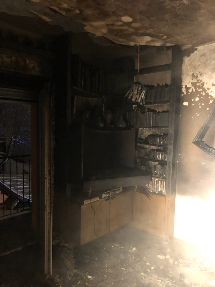 Die Wohnung wurde beim Feuer schwer beschädigt.