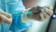 Die geklagten Unternehmen haben mit den Corona-Impfstoffen Milliarden verdient.