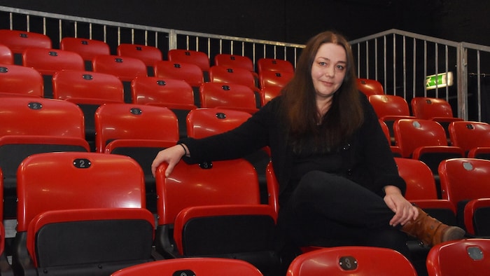 Cornelia Metschitzer, Theater Linzer Tribünbe