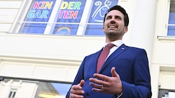 Bildungsminister Christoph Wiederkehr (NEOS) war lange für die Wiener Kindergärten und Schulen ...