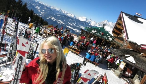 Strahlender Sonnenschein und Spaß auch auf der Hütte: So stellen sich viele den perfekten Skitag ...