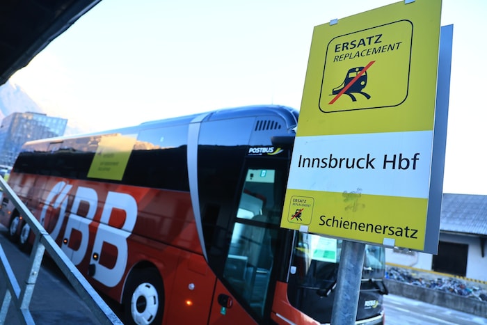 Großteils fuhren ÖBB-Busse, aber auch Private waren im Einsatz.