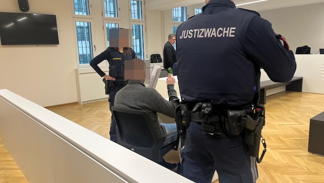 Die Frau starb an den Folgen einer Morphin-Injektion. Der Hauptangeklagte half ihr beim Ansätzen ...