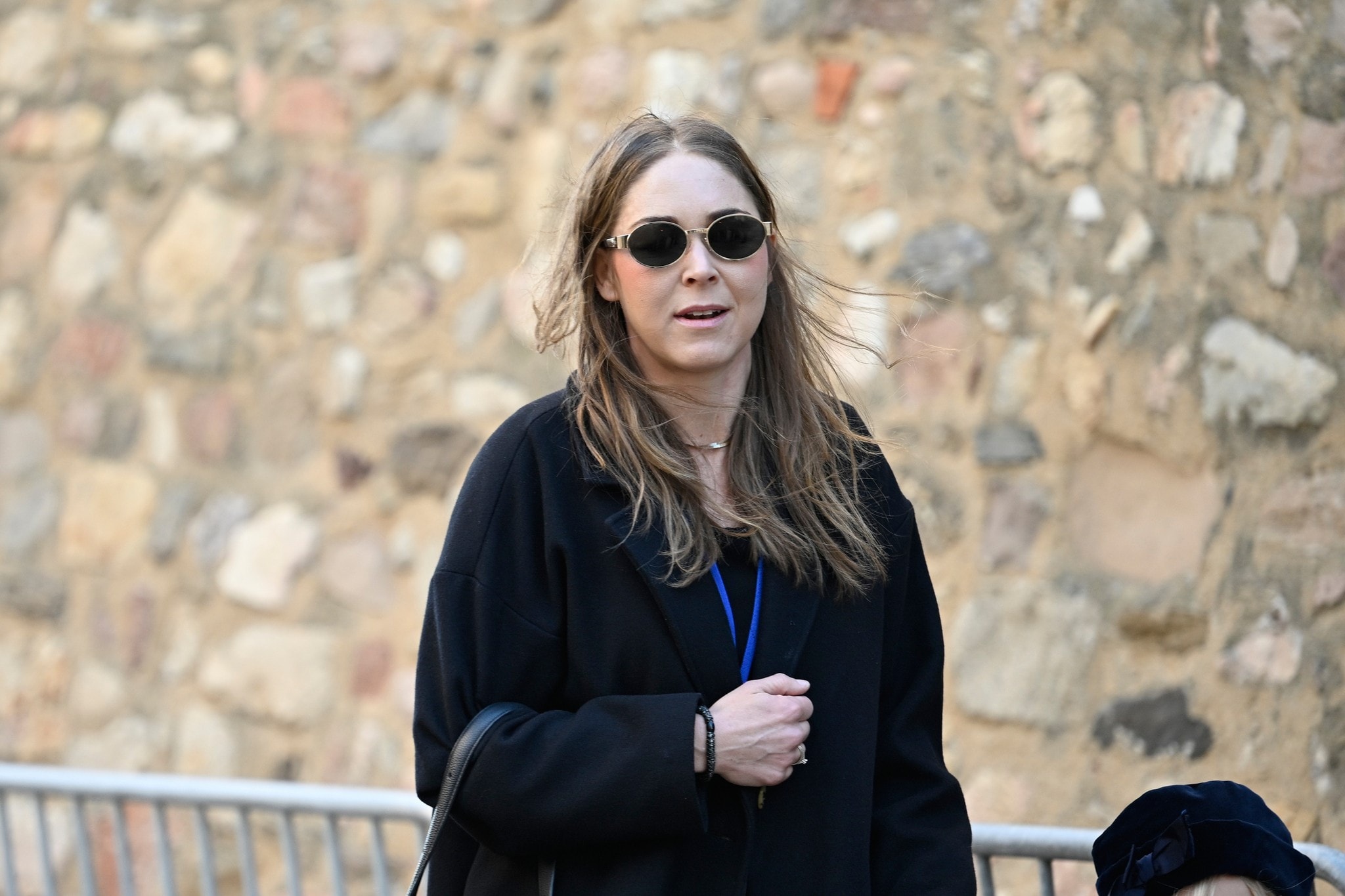 Thea Charrier, Enkelin von Brigitte Bardot, bei der Ankunft vor der Kirche