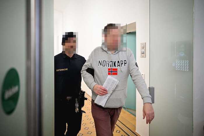 Der jüngere der beiden Täter hat bereits 14 Vorstrafen – fast alle im Zusammenhang mit ...